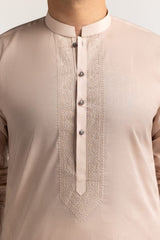 Embroidered Collection FD C005 Unstitched Fabric Cotton with Gift Box Embroidered Collection FD C005 Unstitched Fabric Cotton with Gift Box