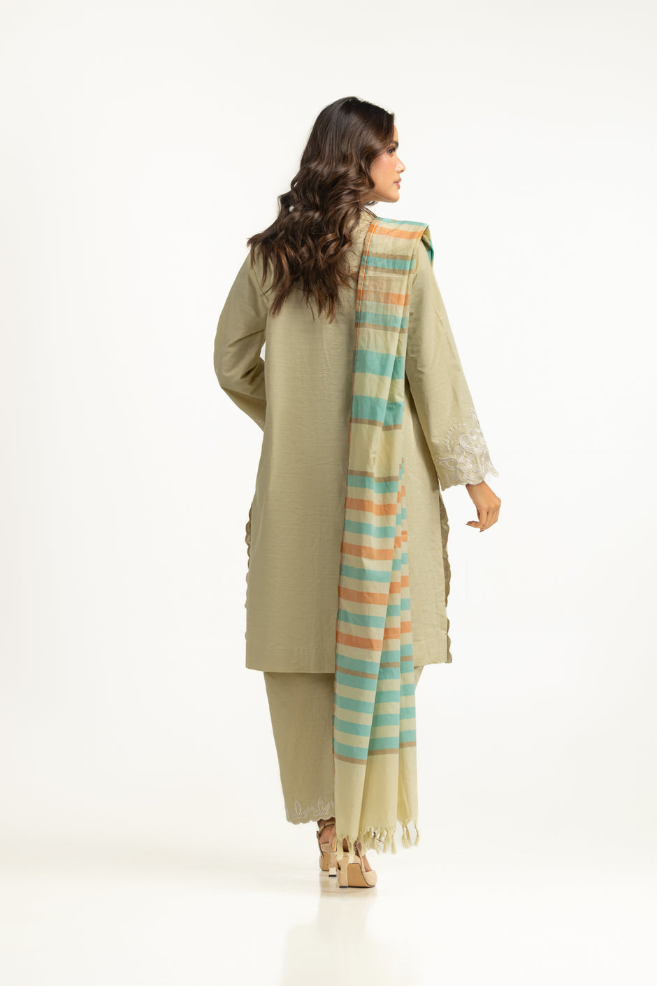 3PC Khaddar Embroidered Suit