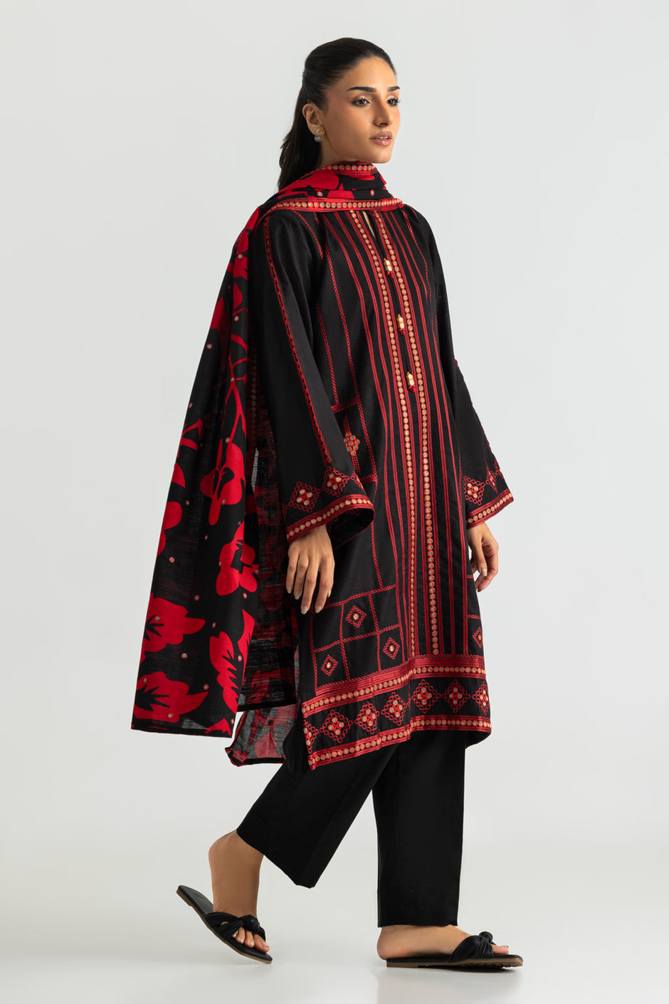 3PC Khaddar Slub Embroidered Suit With Printed