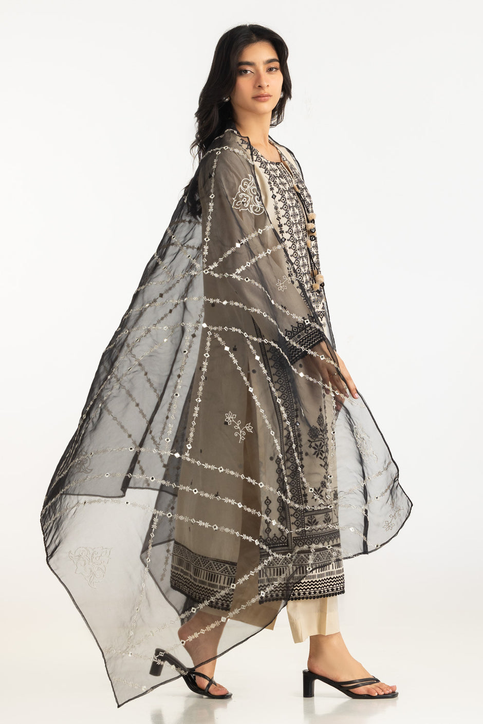 3PC Lawn Embroidered Suit