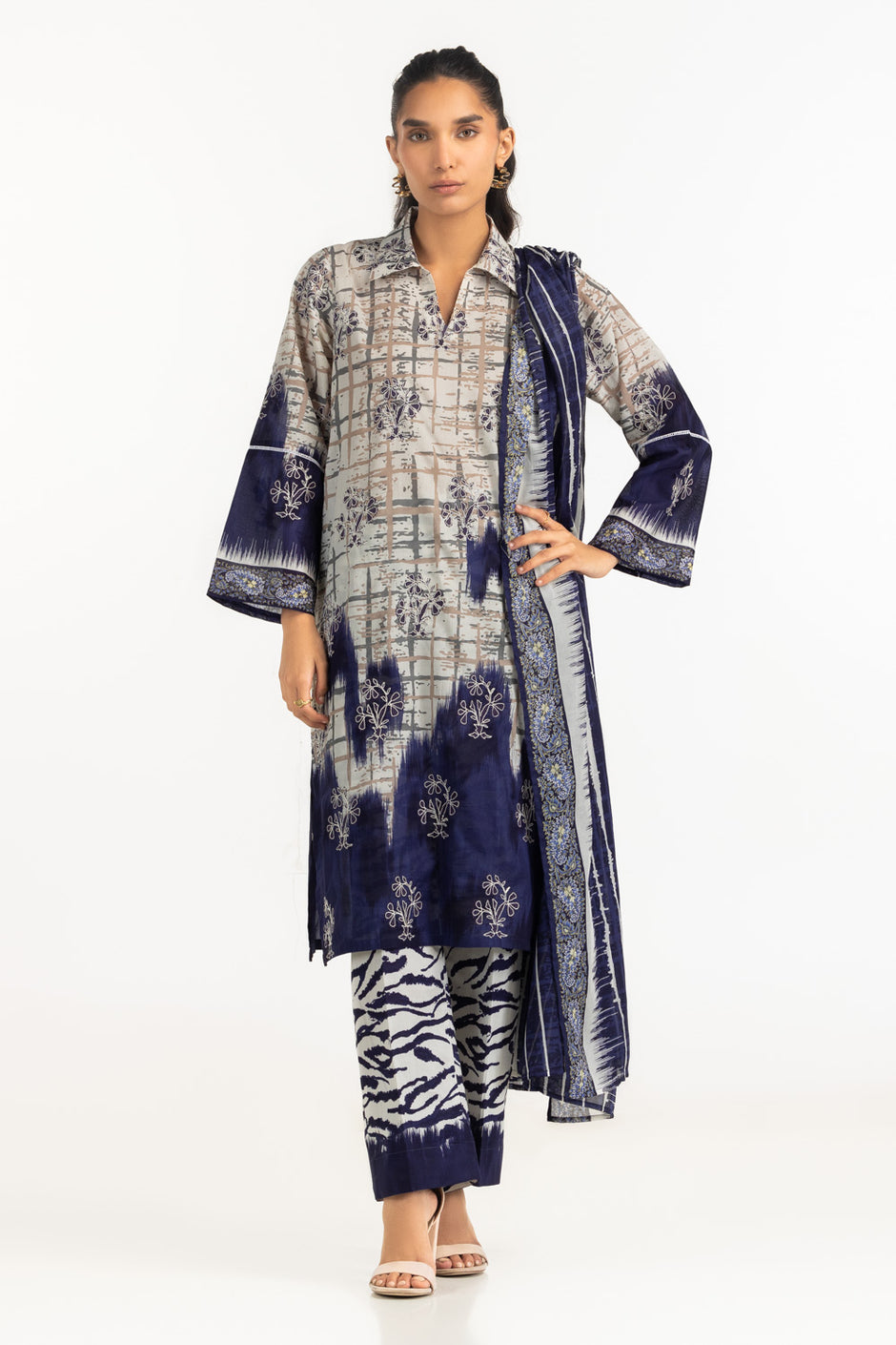 3PC Lawn Printed Suit With Embroidered