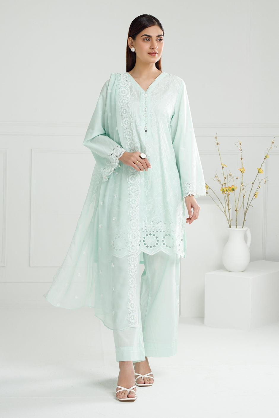 3PC Lawn Embroidered Suit