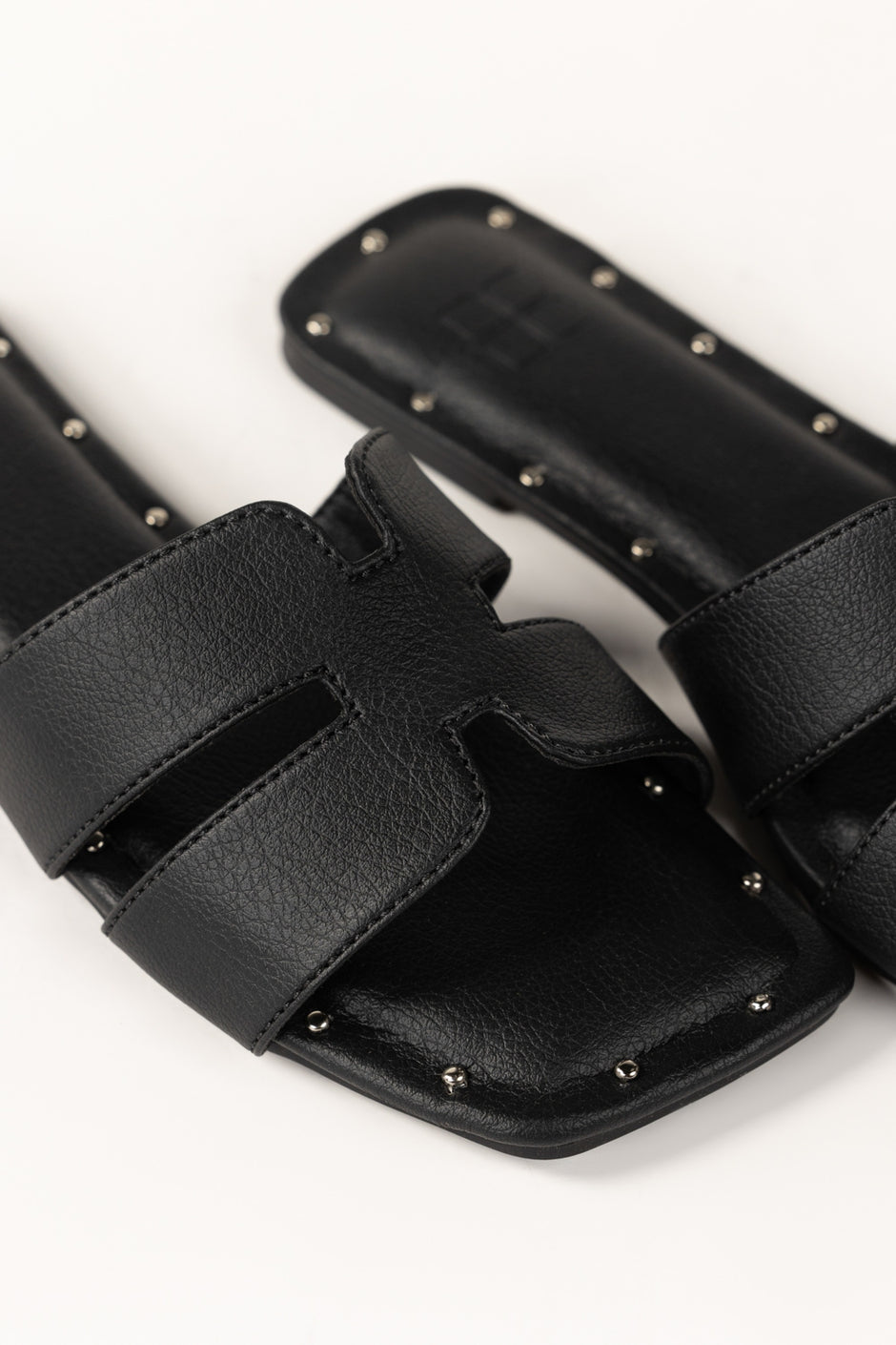 Black Slipper