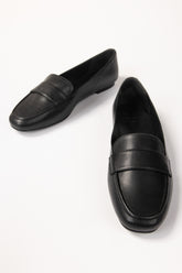 Black Loafers IFS-LFR25-003