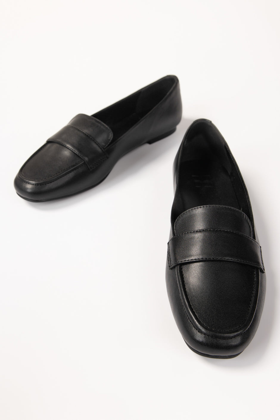 Black Loafers IFS-LFR25-003
