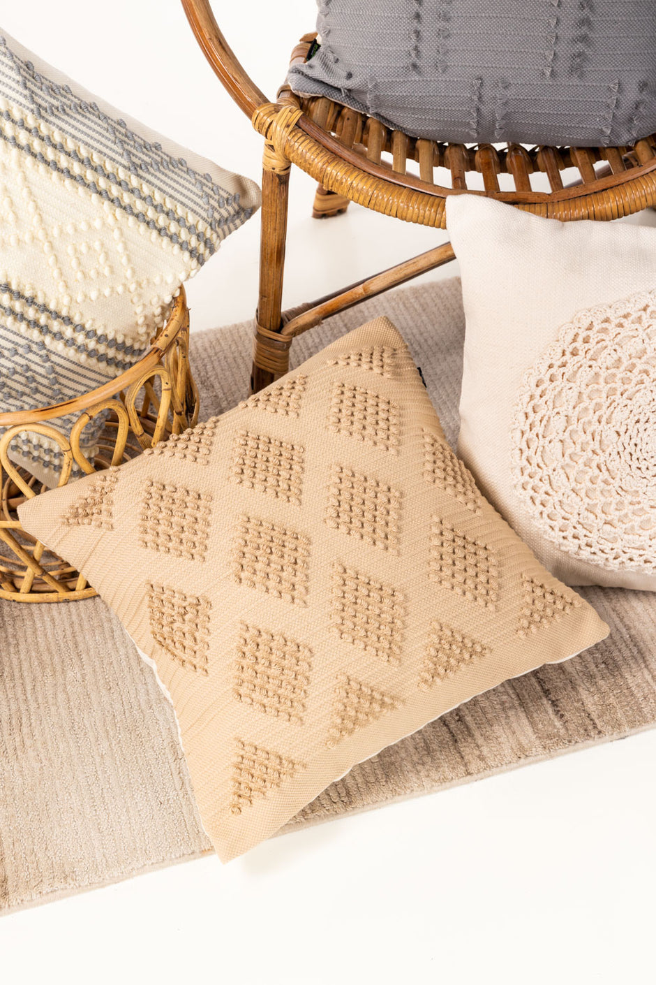 AW25-Woven Cushion Cover 027