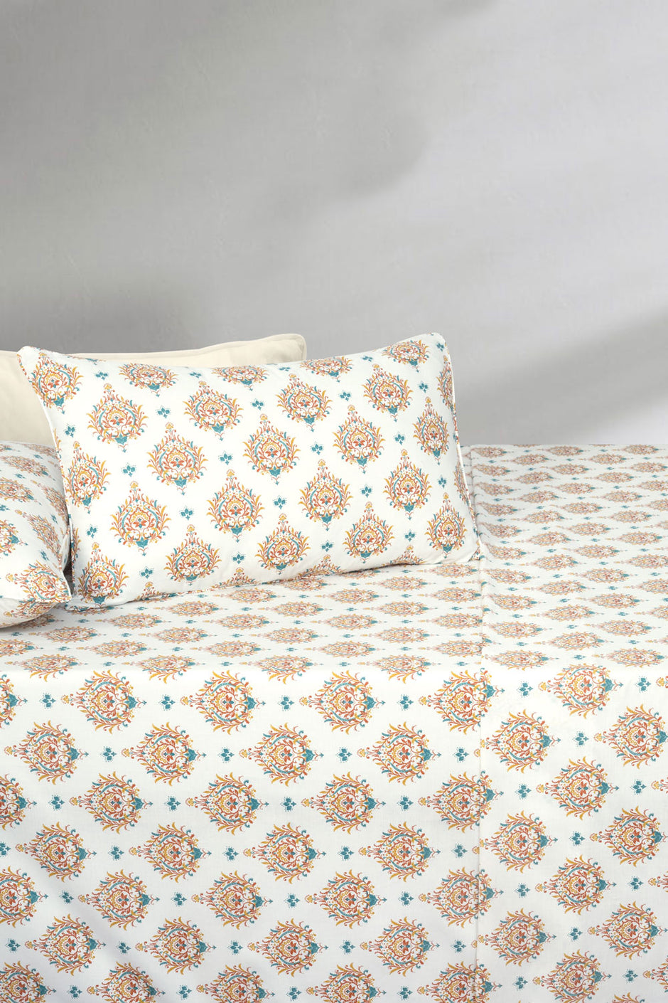 Amber Charm T-150 Bed Sheet Set