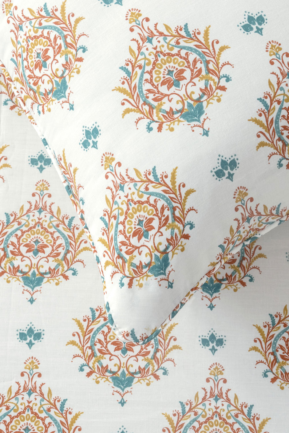 Amber Charm T-150 Bed Sheet Set