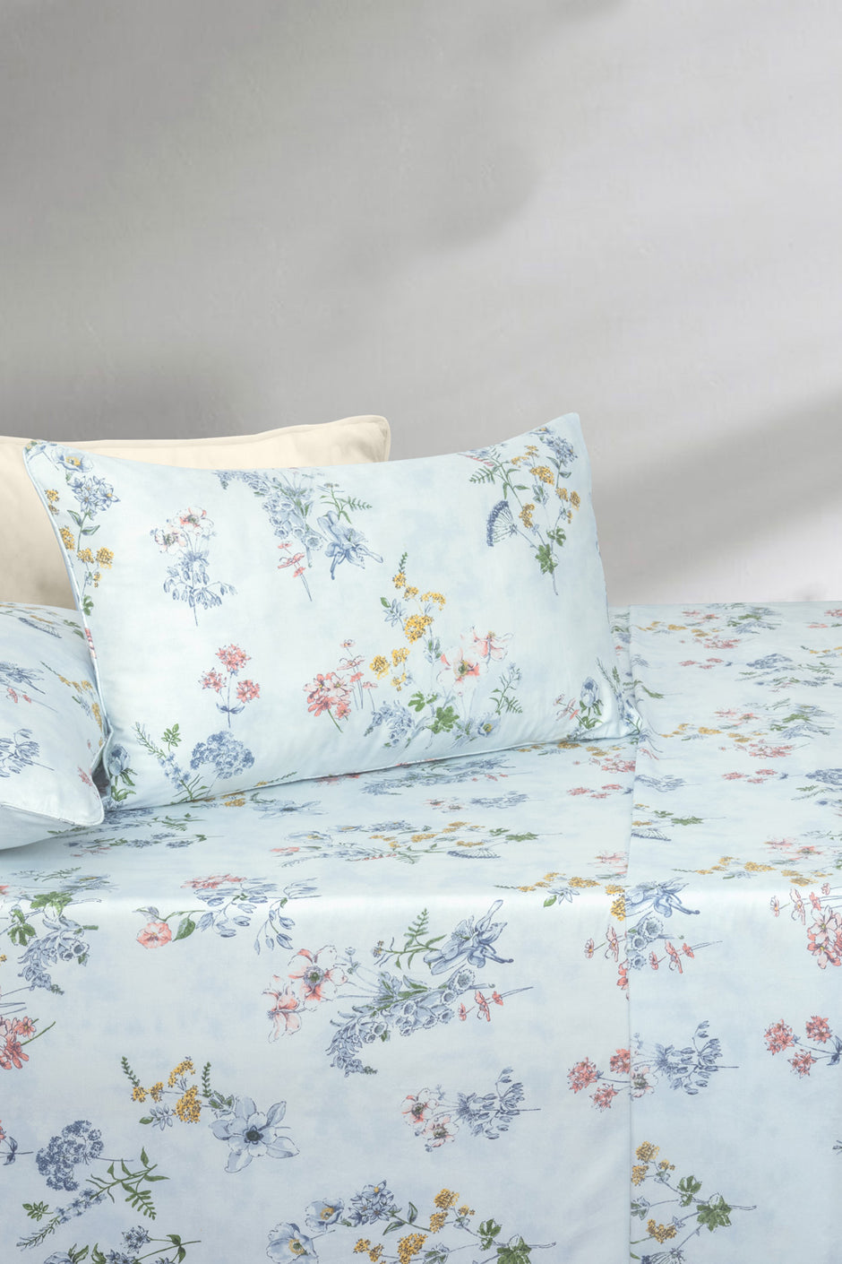 Azure bud T-300 Bed Sheet Set