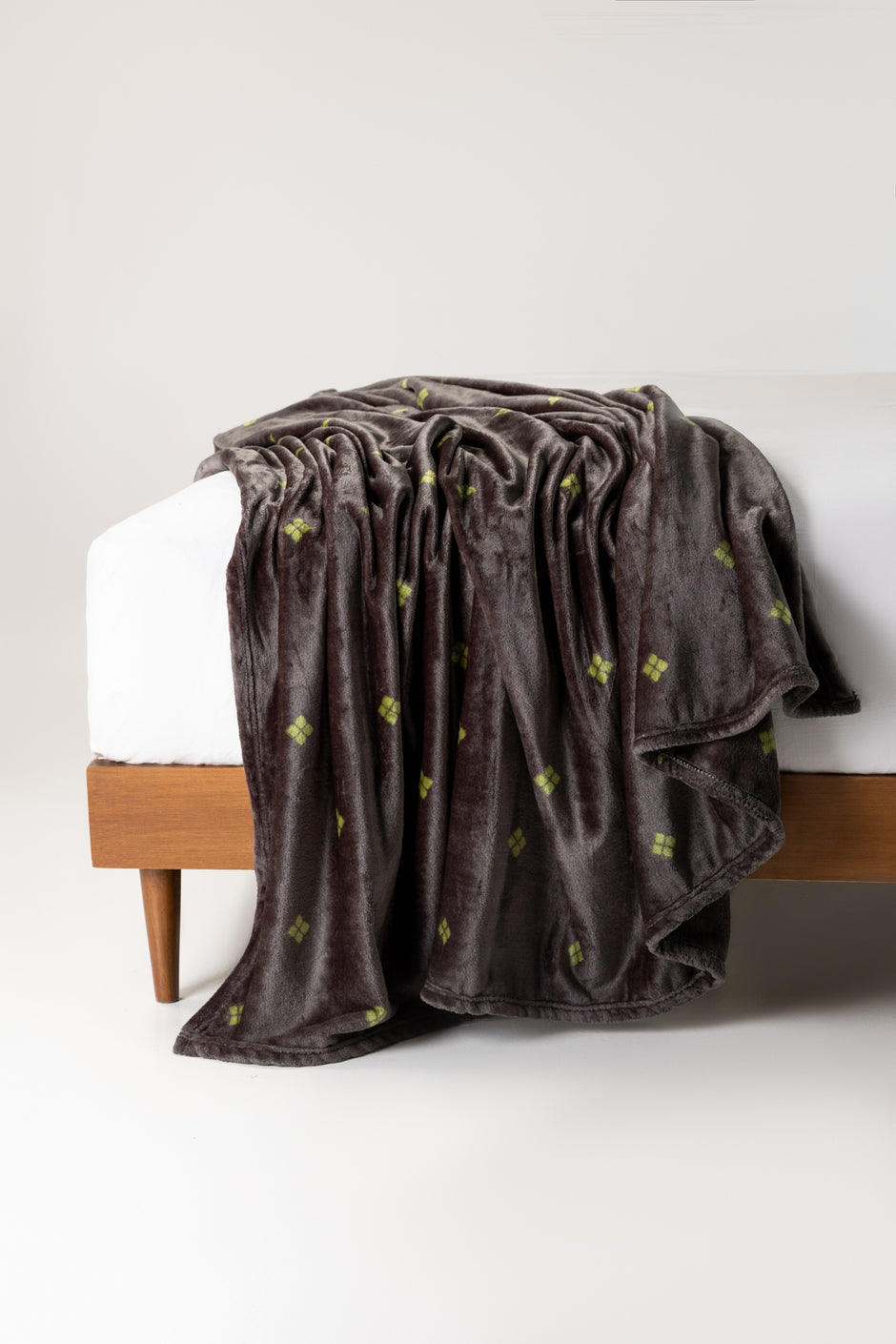 Clover Single Ply Fleece Throw
