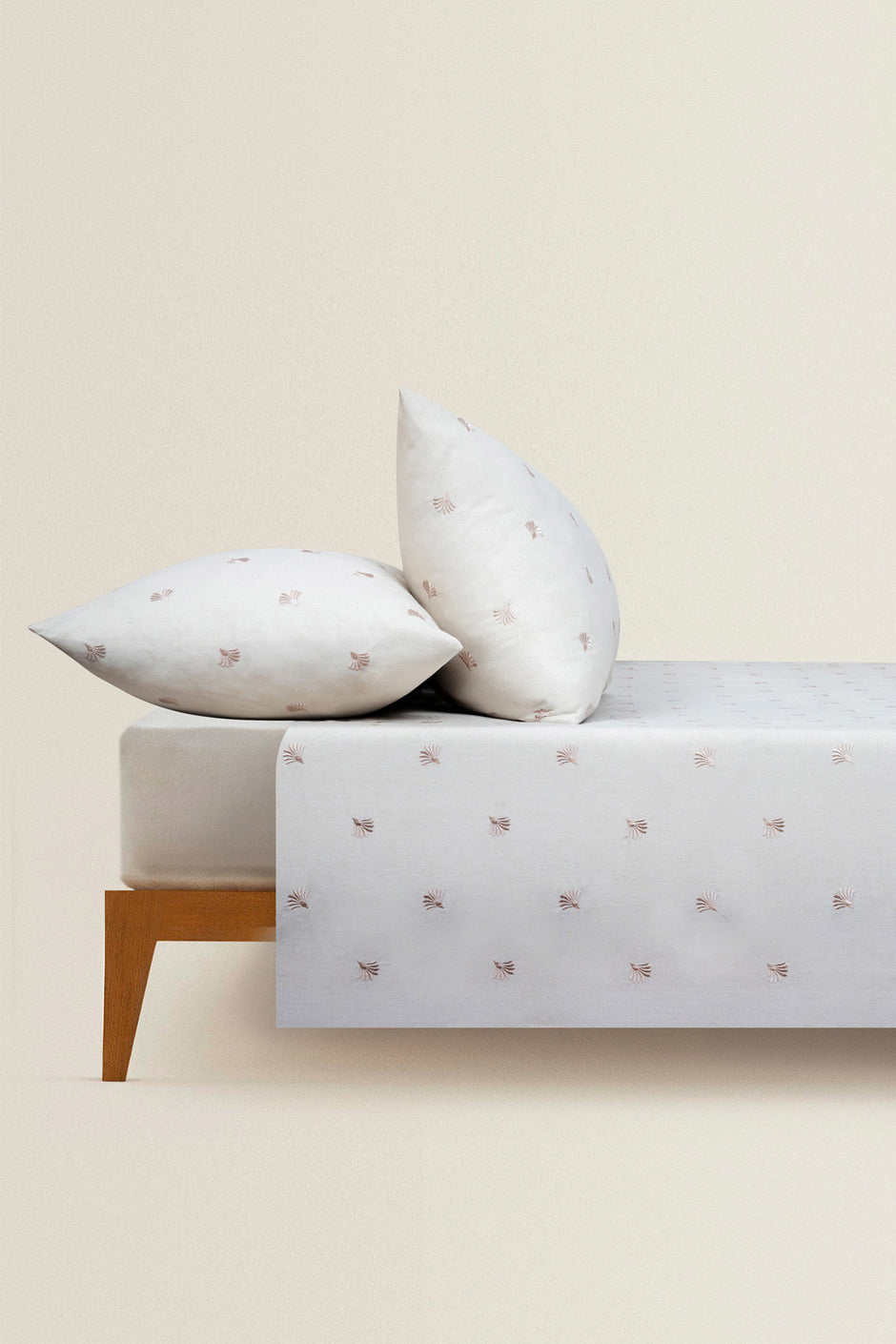 ES-010 Dyed Embroidered Sheet Set