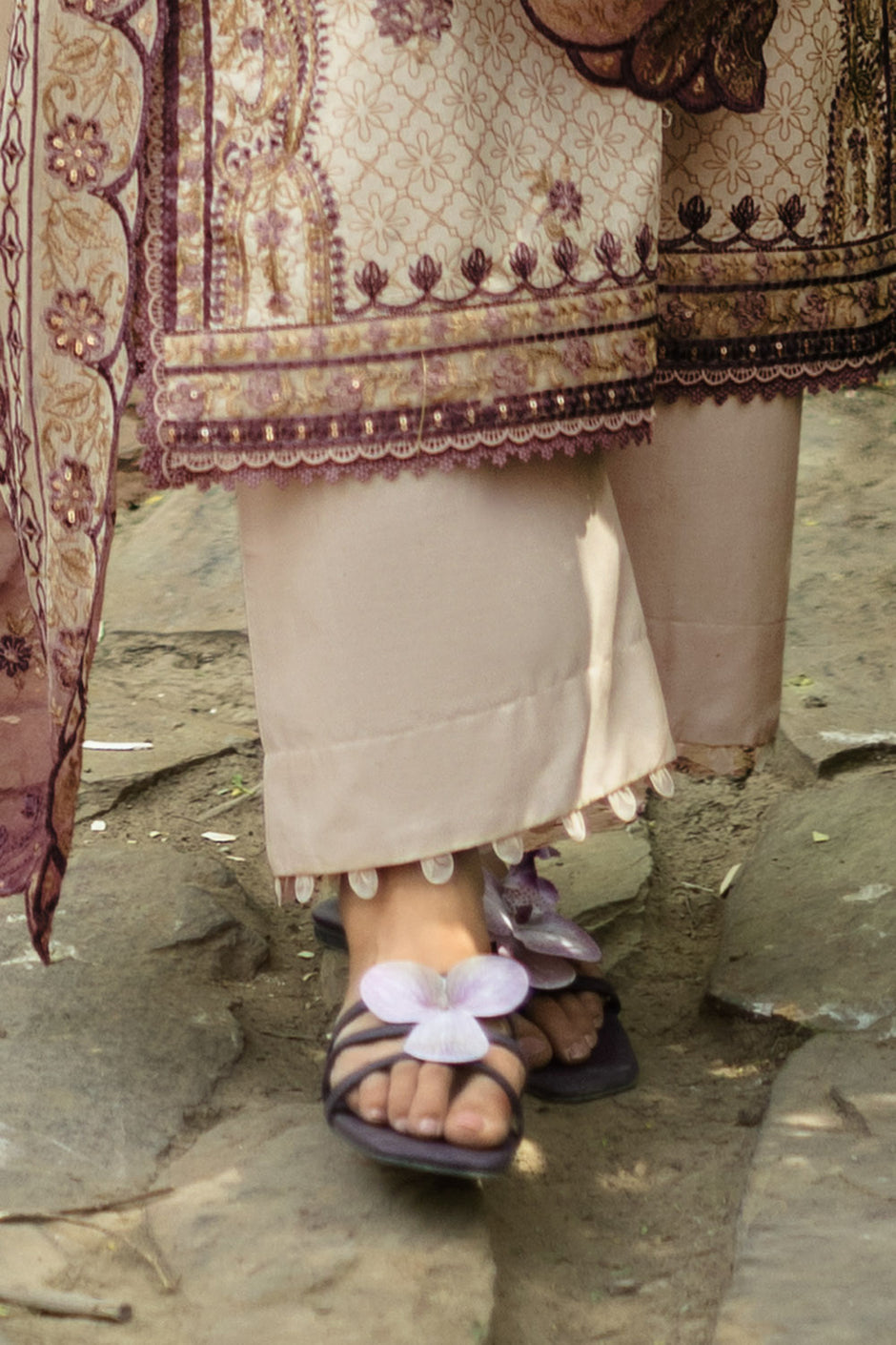 3 Piece Embroidered Glitter Printed Lawn Suit with Embroidered Organza Borders and Embroidered Printed Chiffon Dupatta
