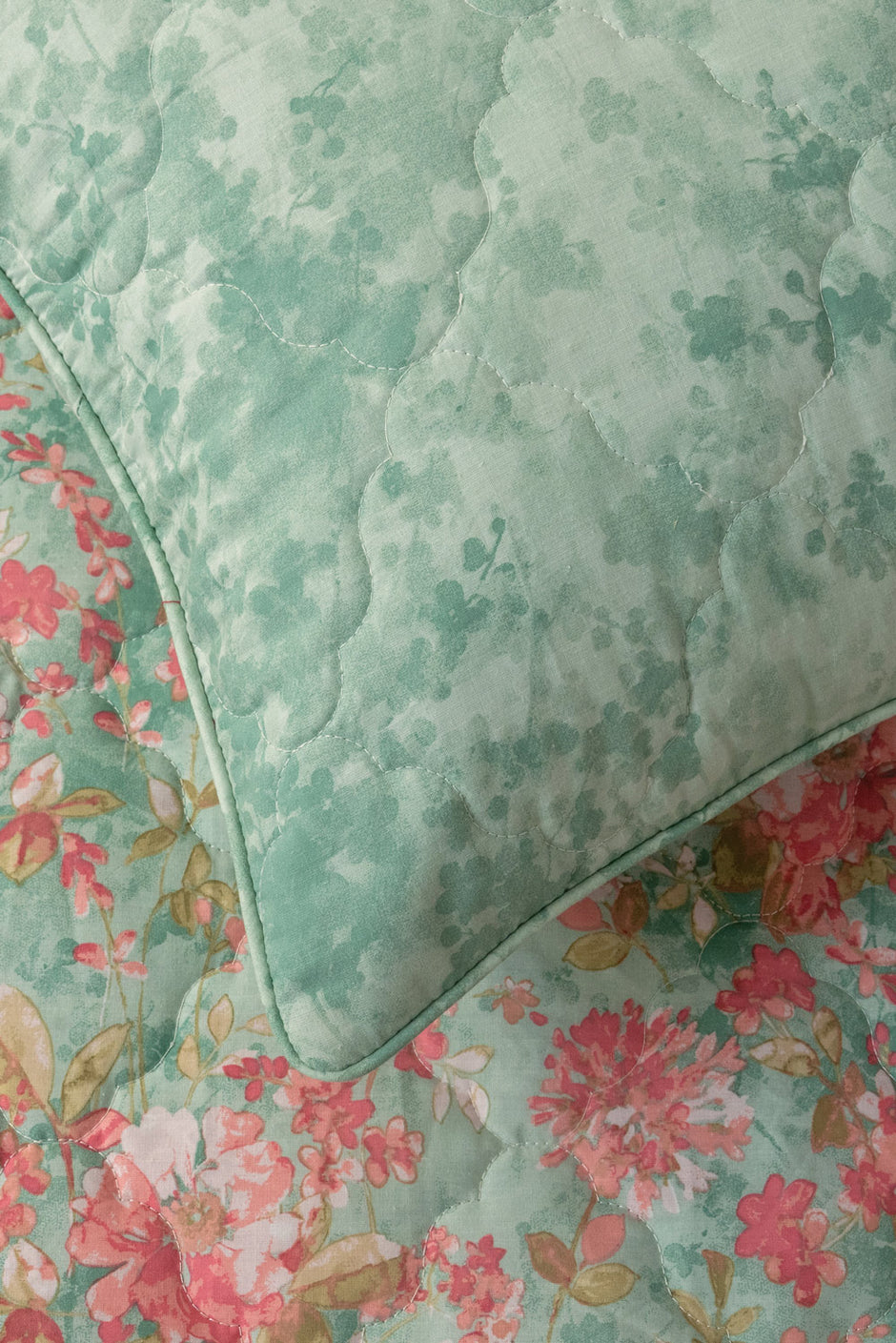 Flora Haze Bed Throw
