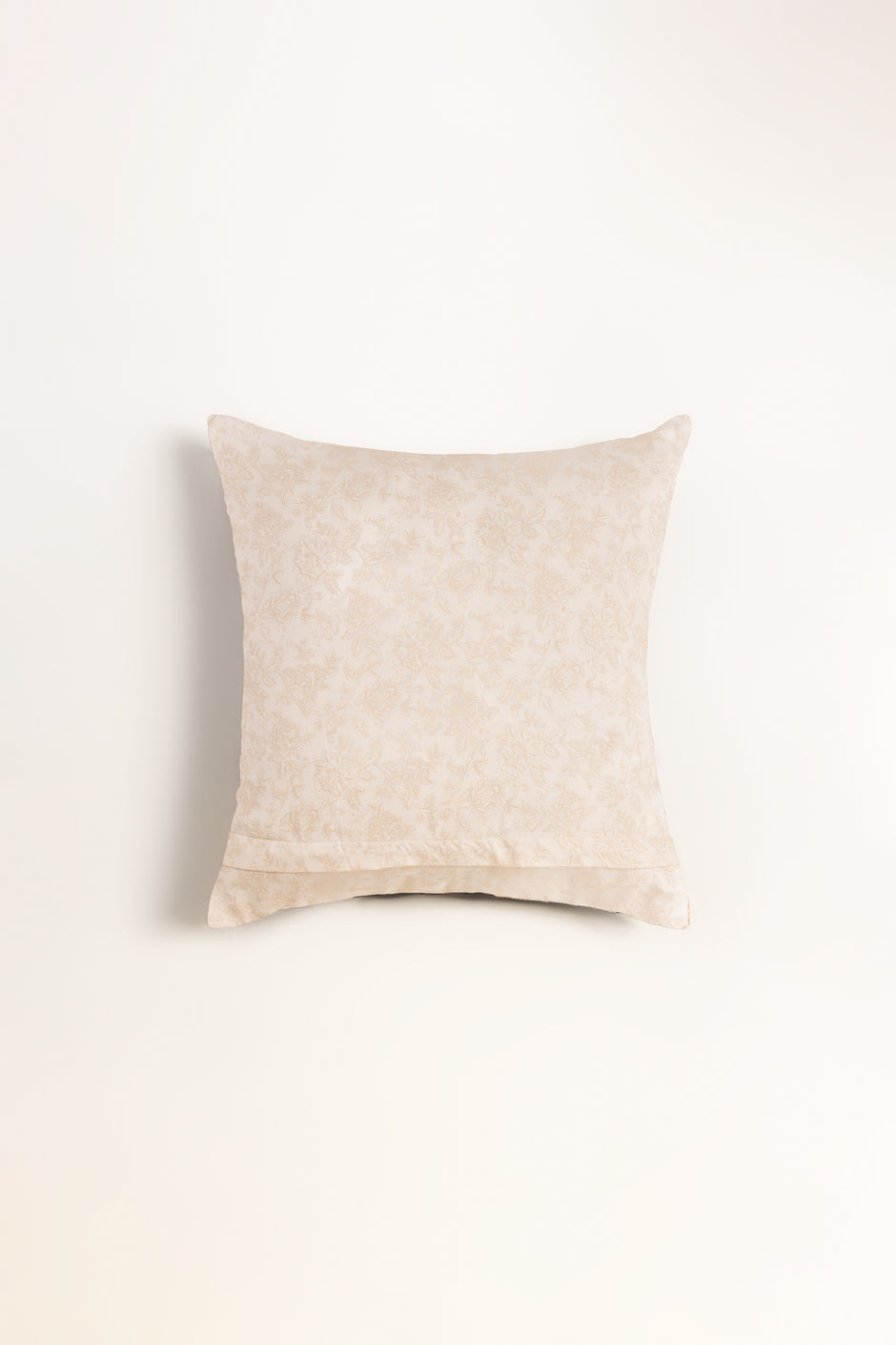 Gardenia Bloom T-200 Square Cushion Cover