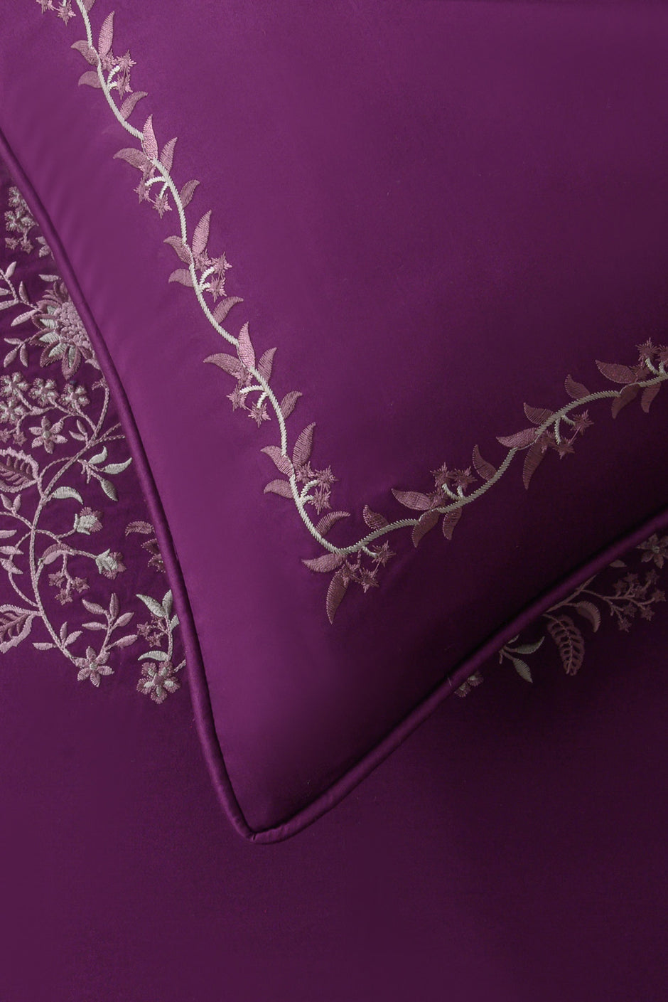 Jewel T-400 Embroidered Quilt Cover Set