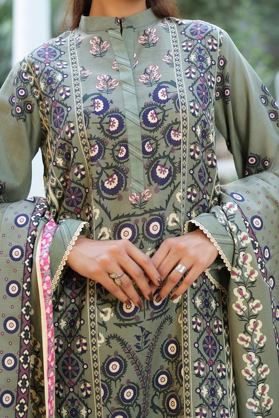 3 Piece Printed Khaddar Suit