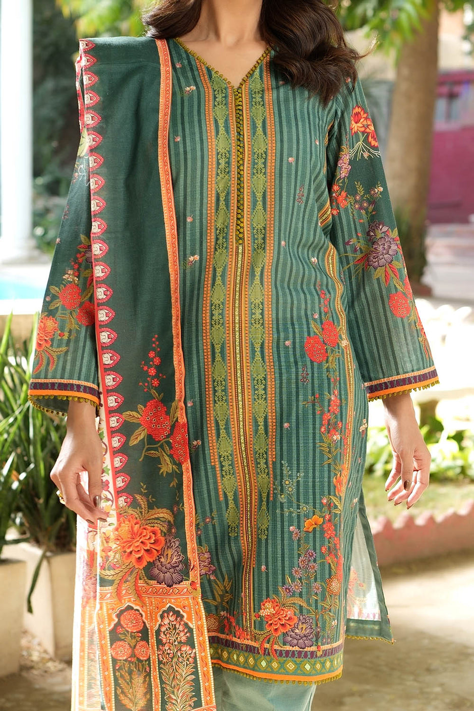 3 Piece Printed Khaddar Suit