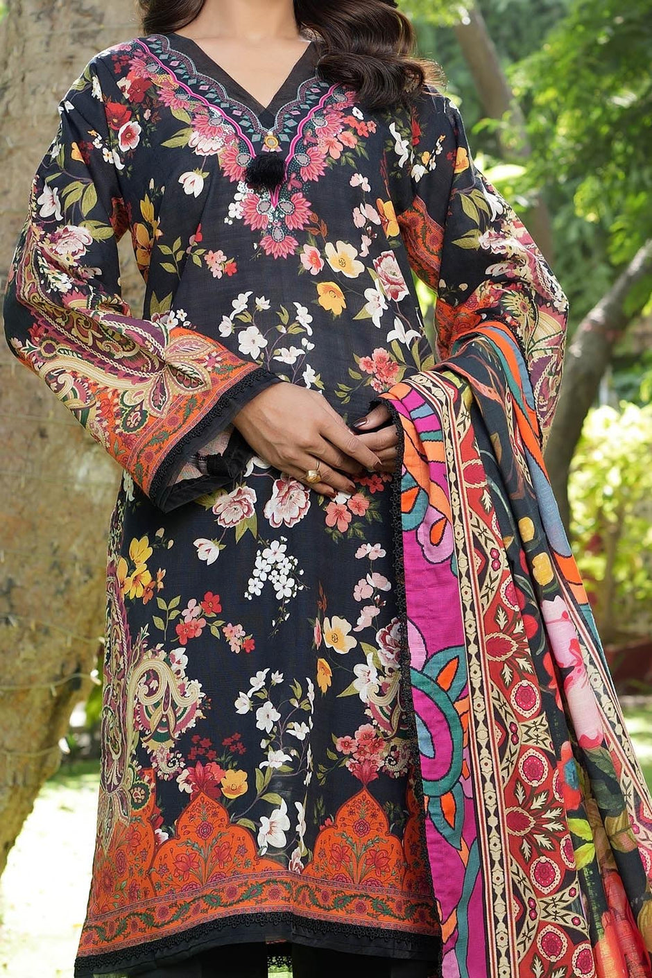 3 Piece Printed Khaddar Suit