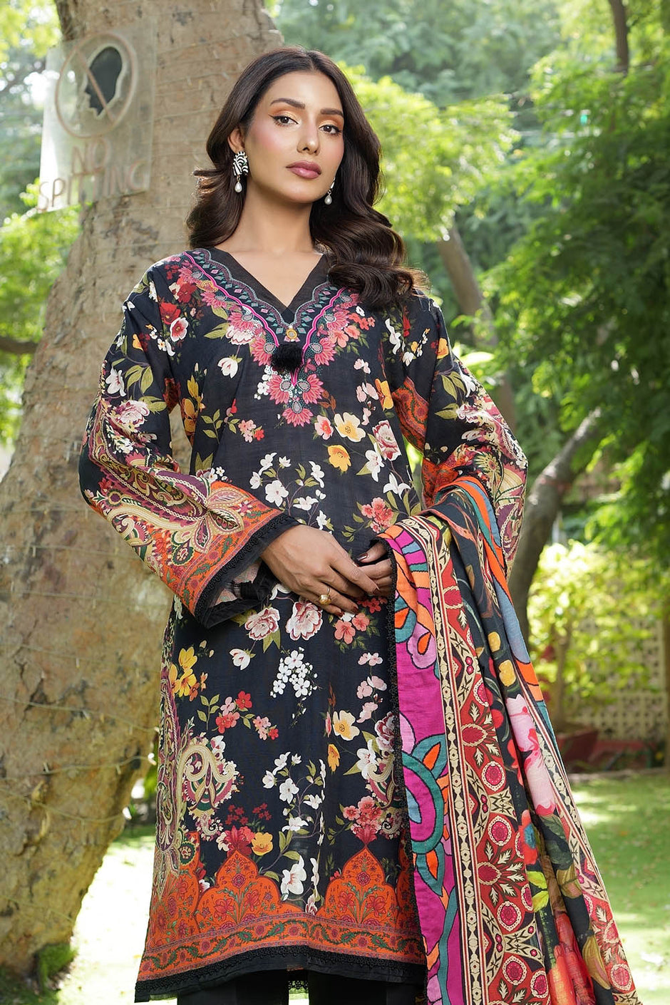 3 Piece Printed Khaddar Suit