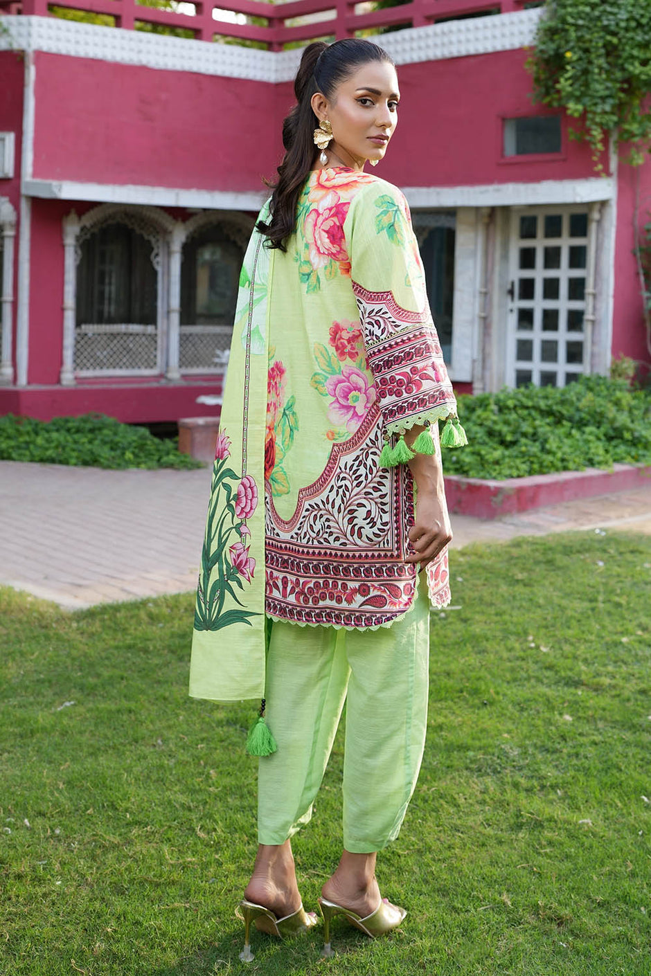 3 Piece Printed Khaddar Suit