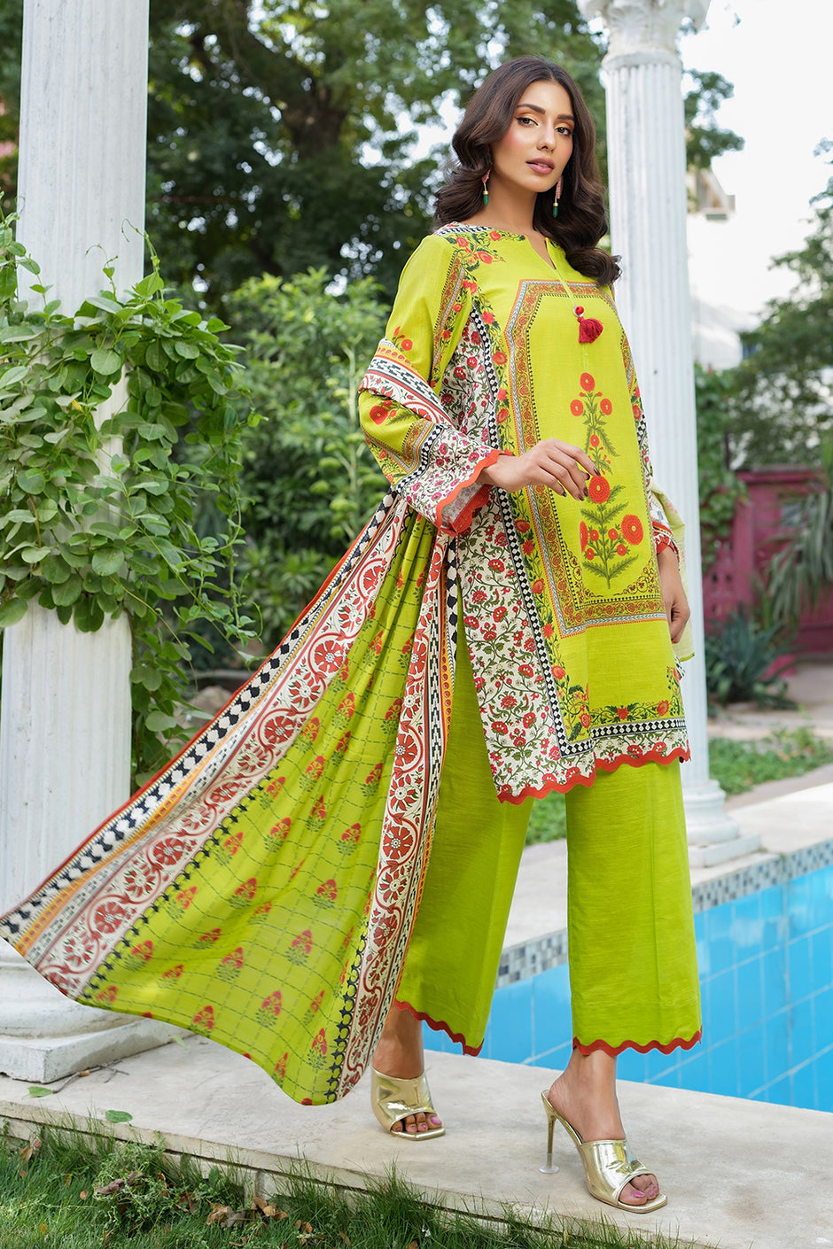 3 Piece Printed Khaddar Suit