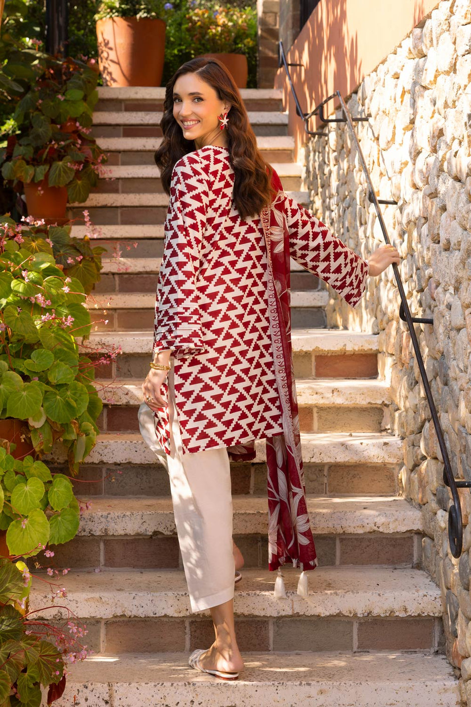 3 Piece Printed Lawn suit with Embroidered Organza Neckline