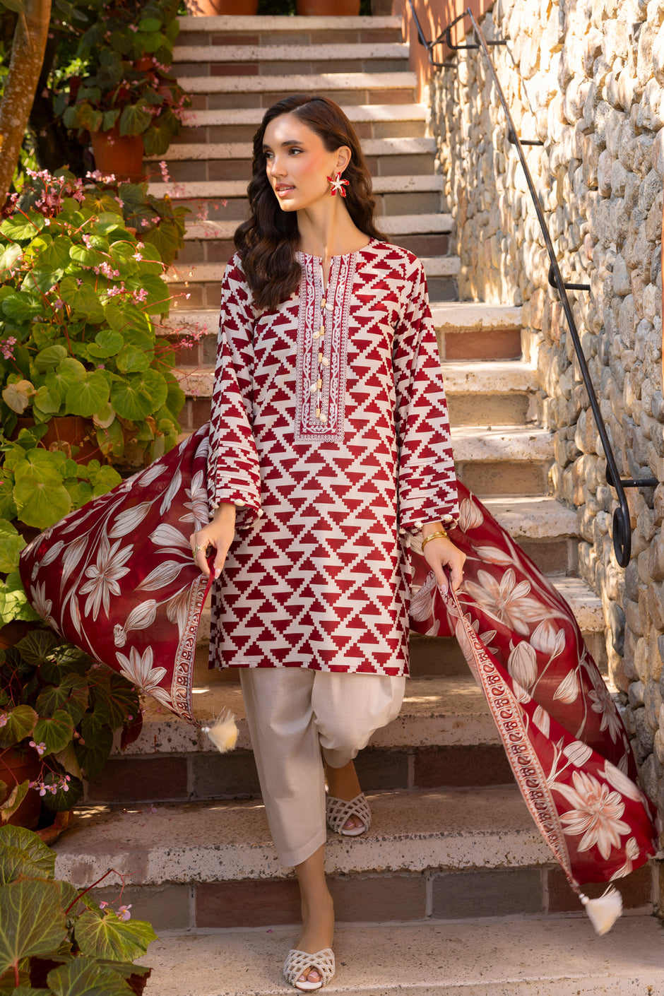 3 Piece Printed Lawn suit with Embroidered Organza Neckline