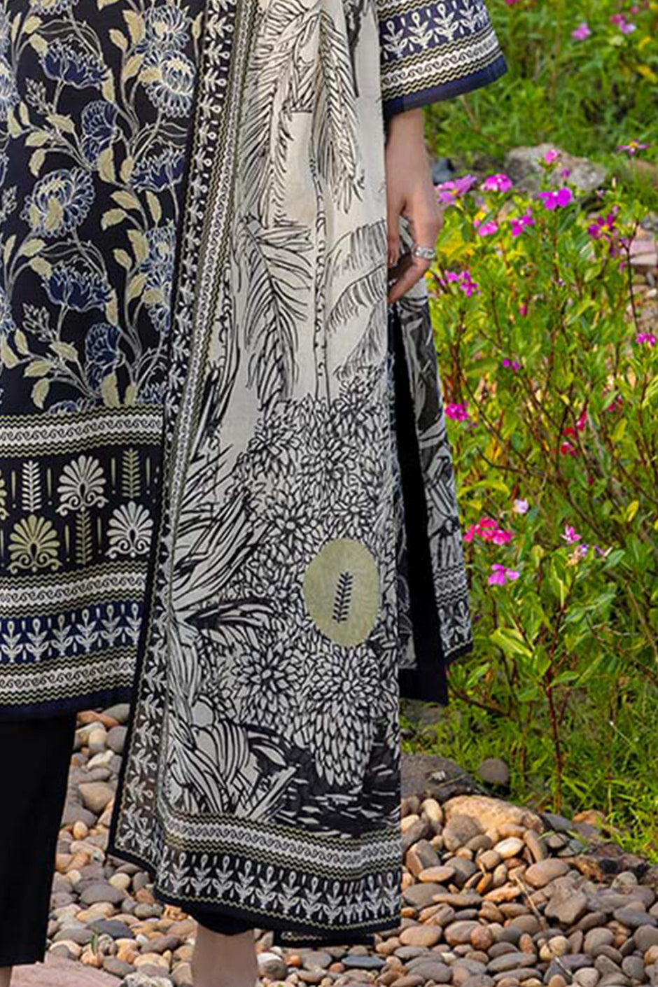 3 PIece Printed Lawn Suit