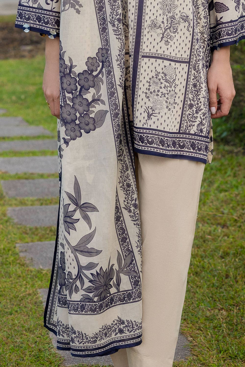3 PIece Printed Lawn Suit
