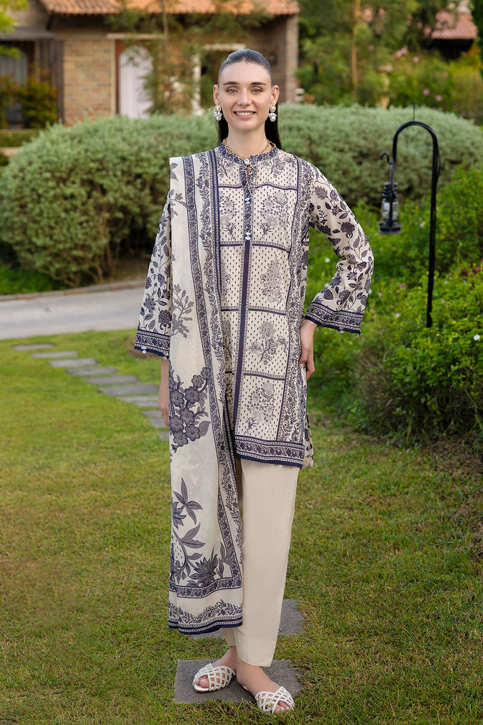 3 PIece Printed Lawn Suit