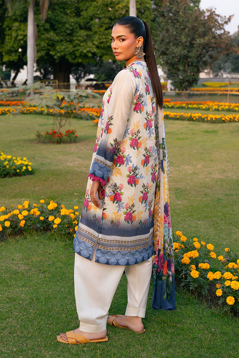 3 Piece Printed Lawn Suit with Chiffon Dupatta