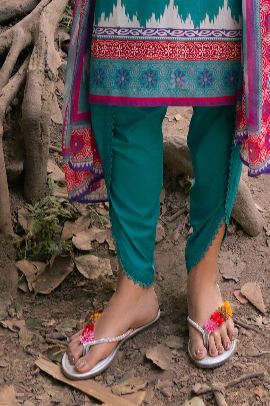3 Piece Printed Lawn Suit with Chiffon Dupatta