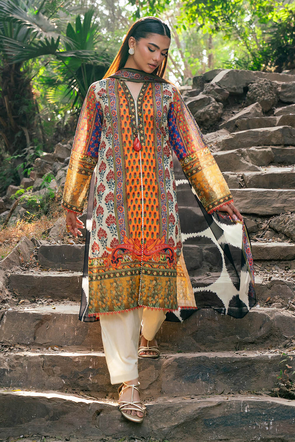 3 Piece Printed Lawn Suit with Chiffon Dupatta