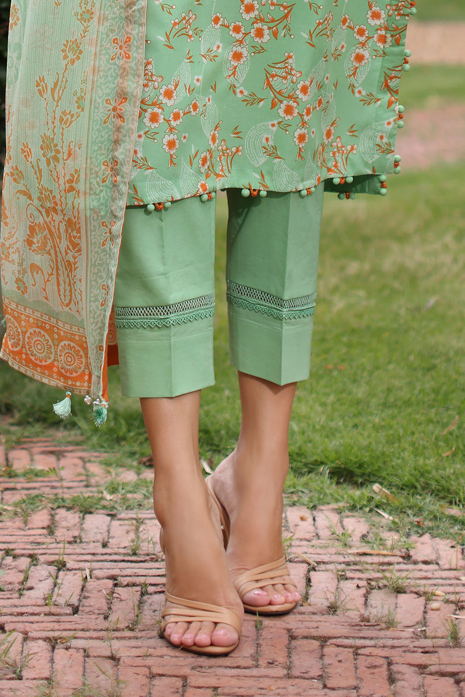 3 Piece Printed Lawn Suit with Chiffon Dupatta