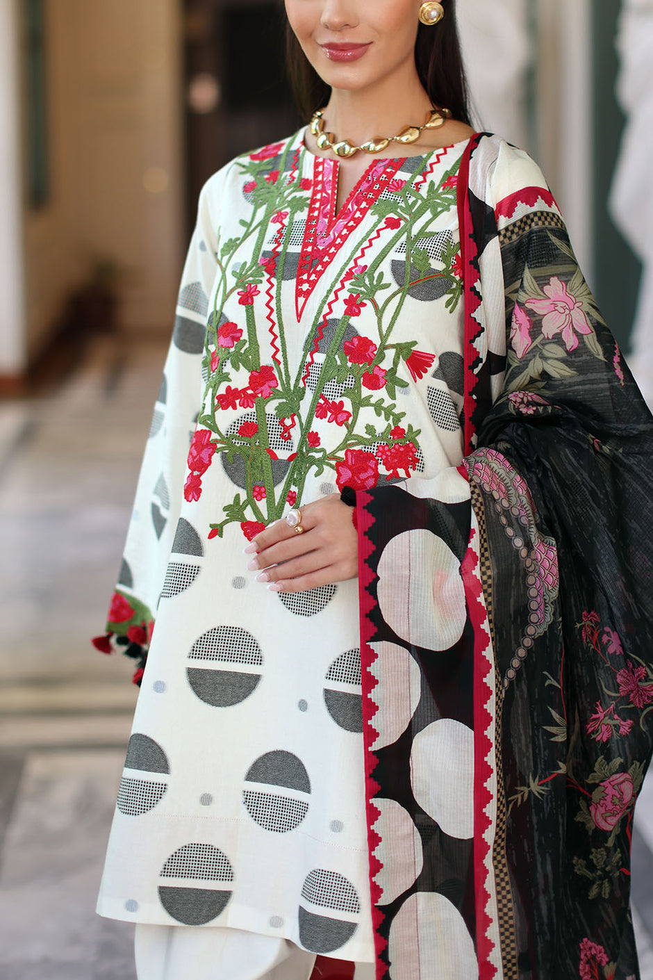 3 Piece Embroidered Jacquard Suit