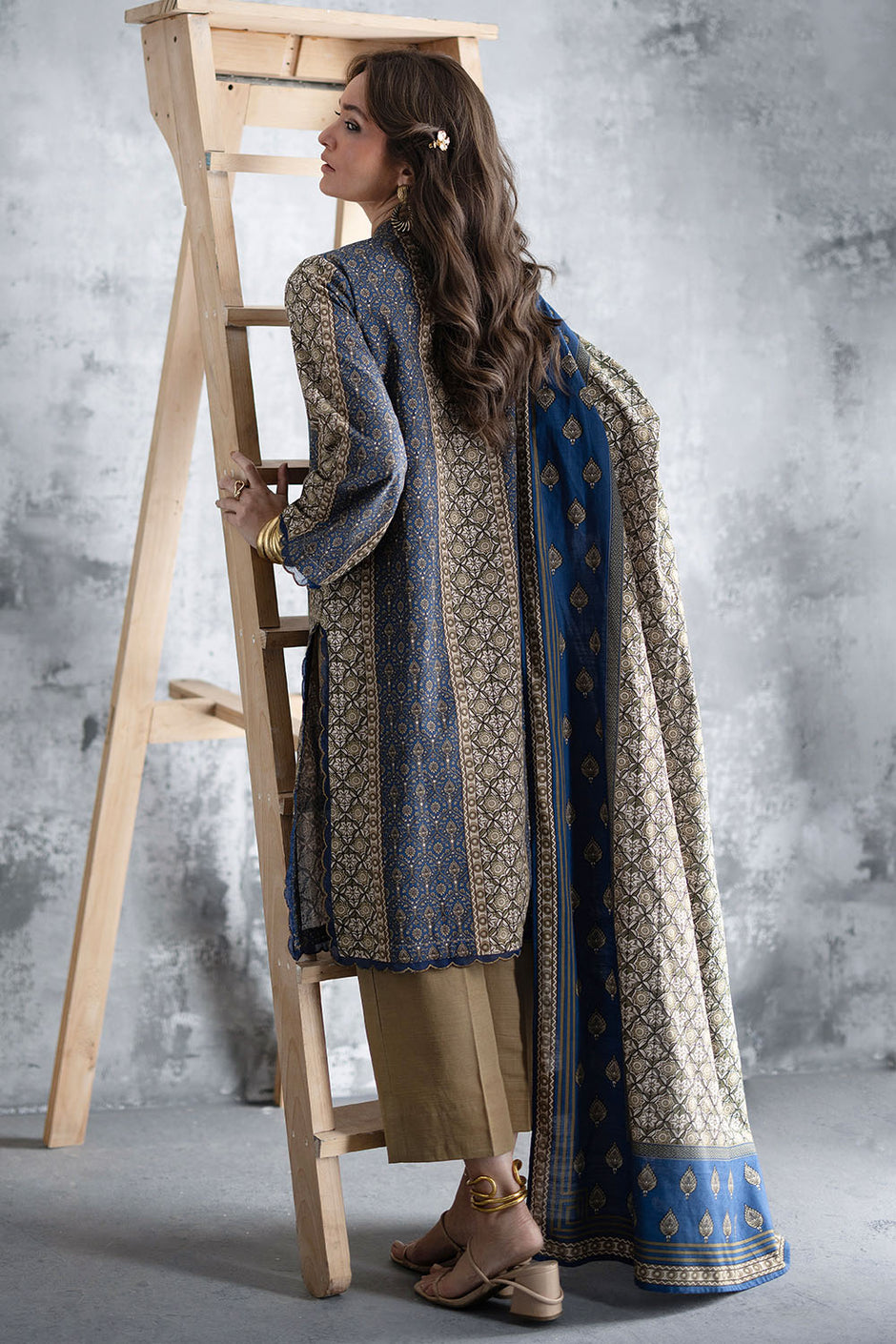 3 Piece Printed Khaddar Suit with Printed Khaddar Dupatta