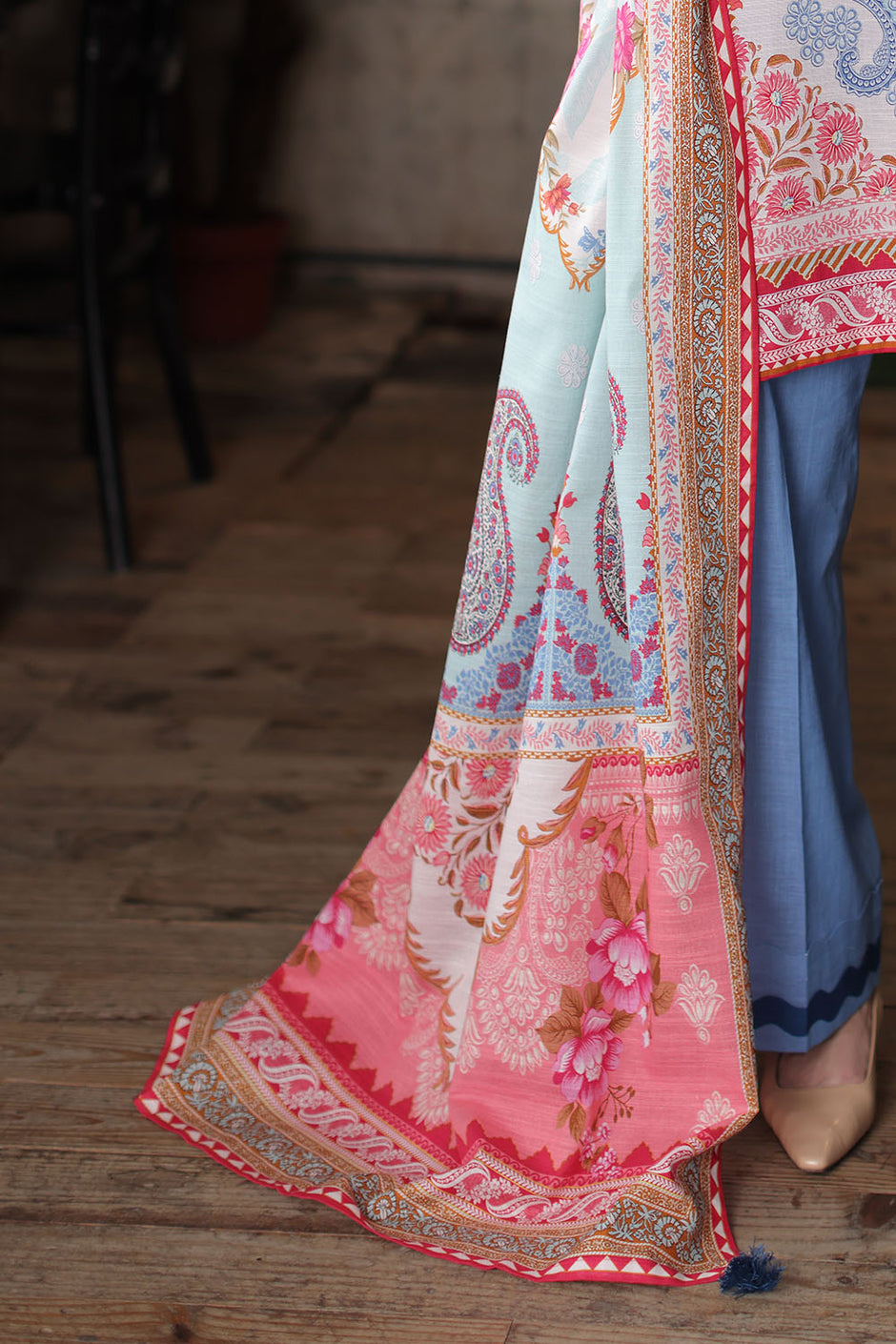 3 Piece Printed Khaddar Suit