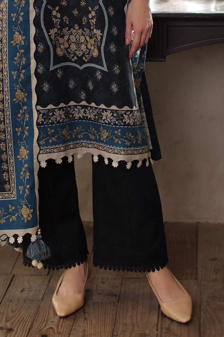 3 Piece Printed Khaddar Suit