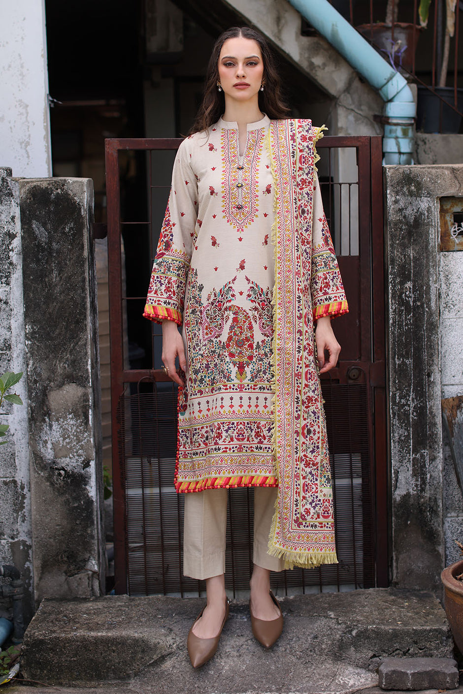 3 Piece Printed Khaddar Suit with Printed Khaddar Dupatta and Printed Trouser
