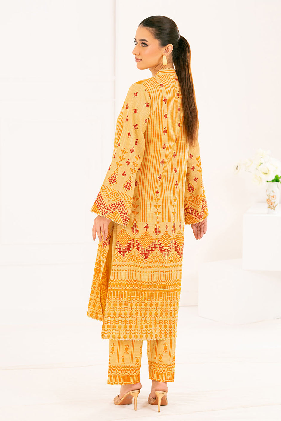 2 Piece Printed Khaddar Suit