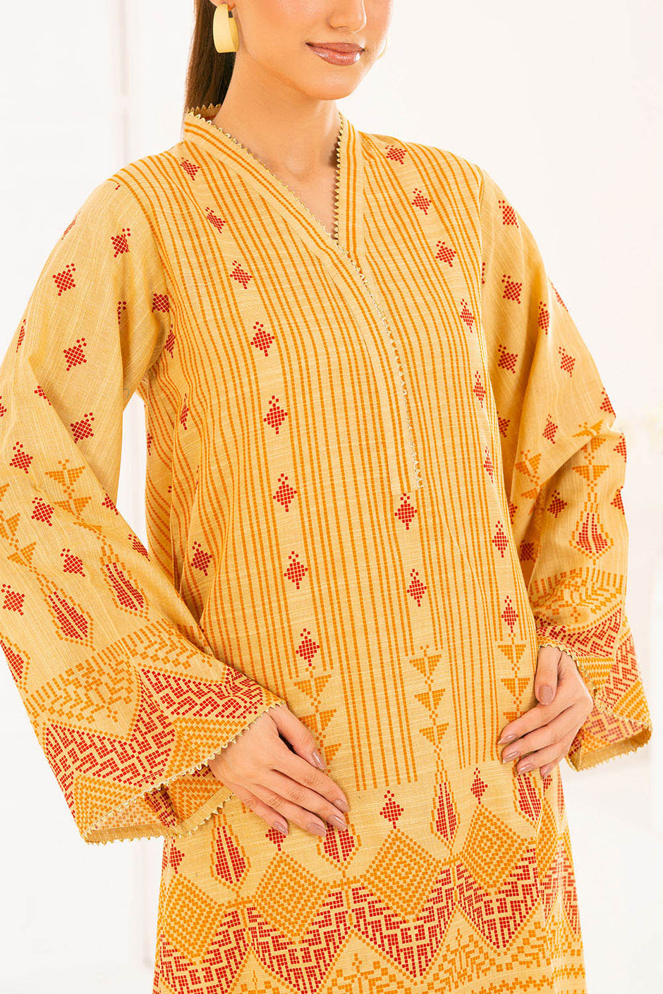 2 Piece Printed Khaddar Suit
