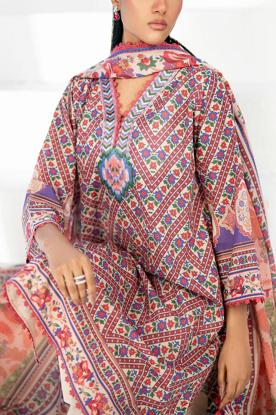 3 Piece Printed Lawn Suit with Embroidered Organza Neckline