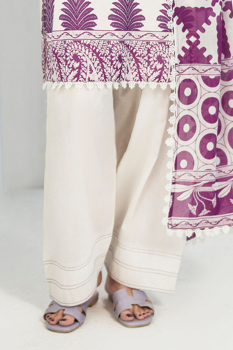 3 Piece Printed Lawn Suit with Embroidered Organza Border
