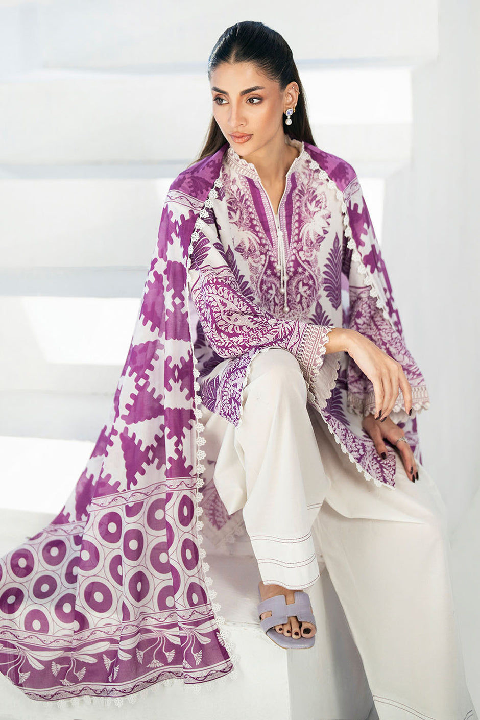 3 Piece Printed Lawn Suit with Embroidered Organza Border