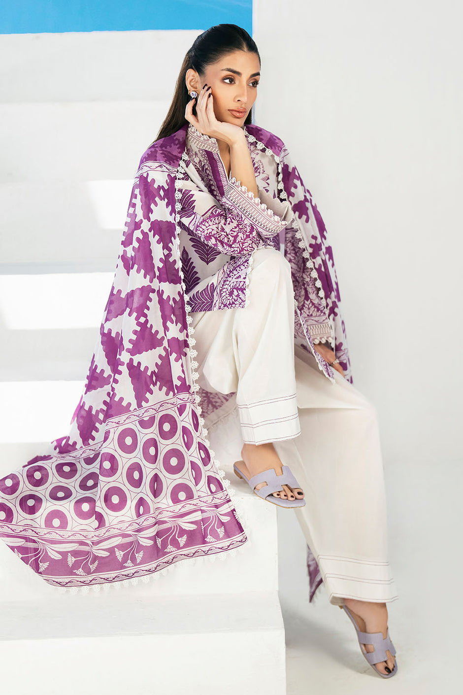 3 Piece Printed Lawn Suit with Embroidered Organza Border