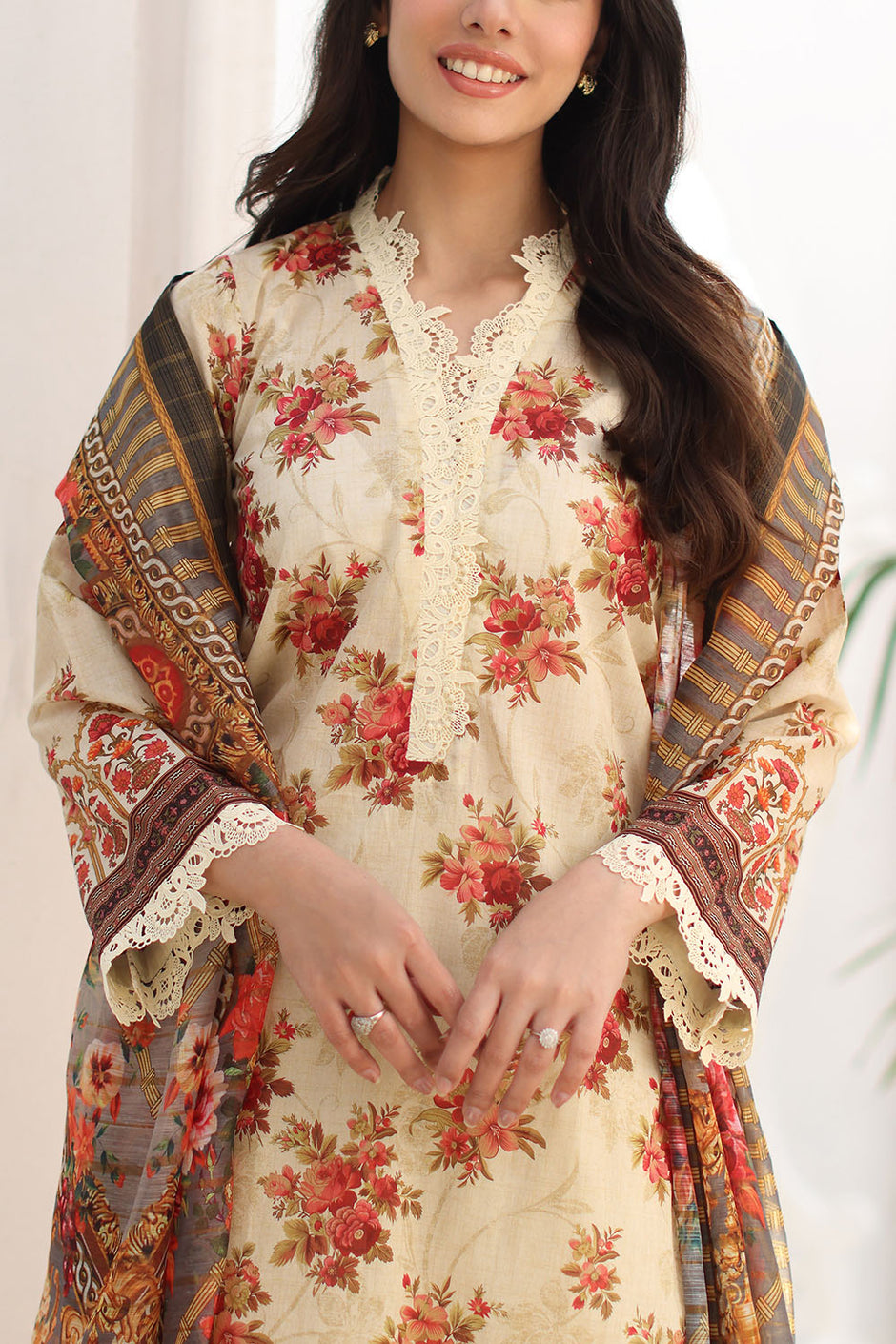 3 Piece Printed Lawn Suit with Zari Dupatta