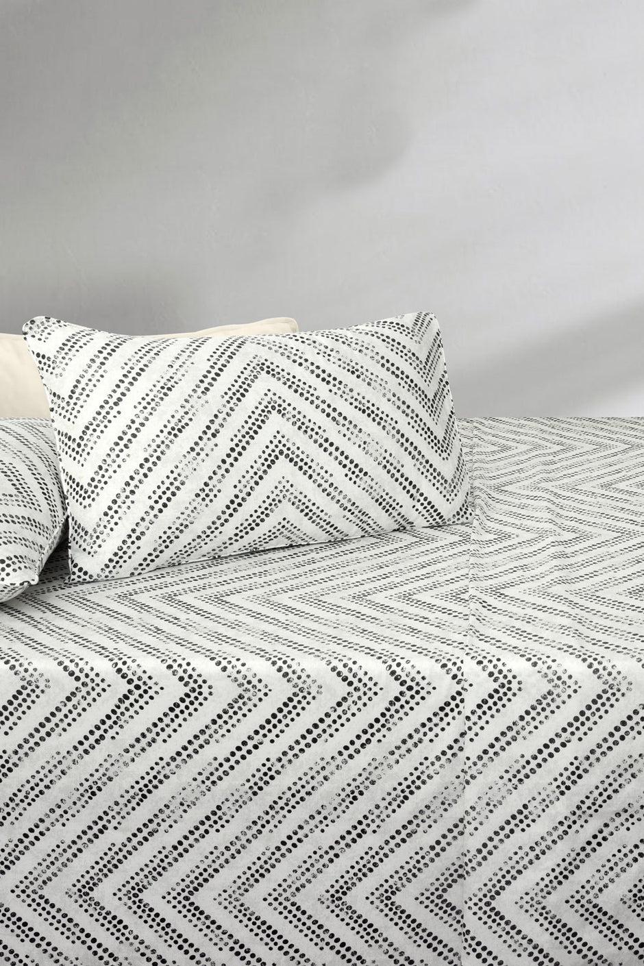Stippling T-200 Bed Sheet Set