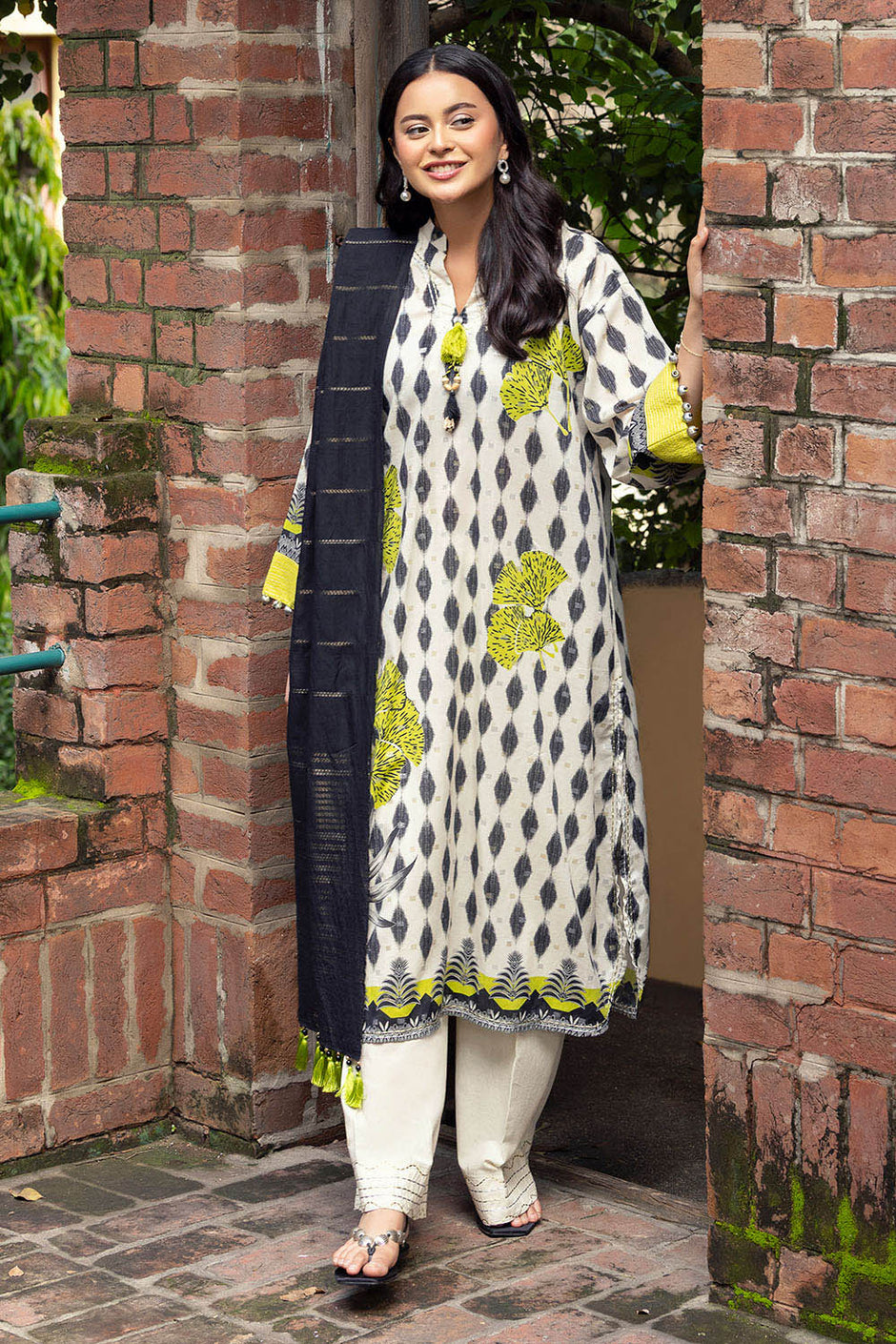 3 Piece Printed Lurex Jacquard Suit with Stripe Dupatta