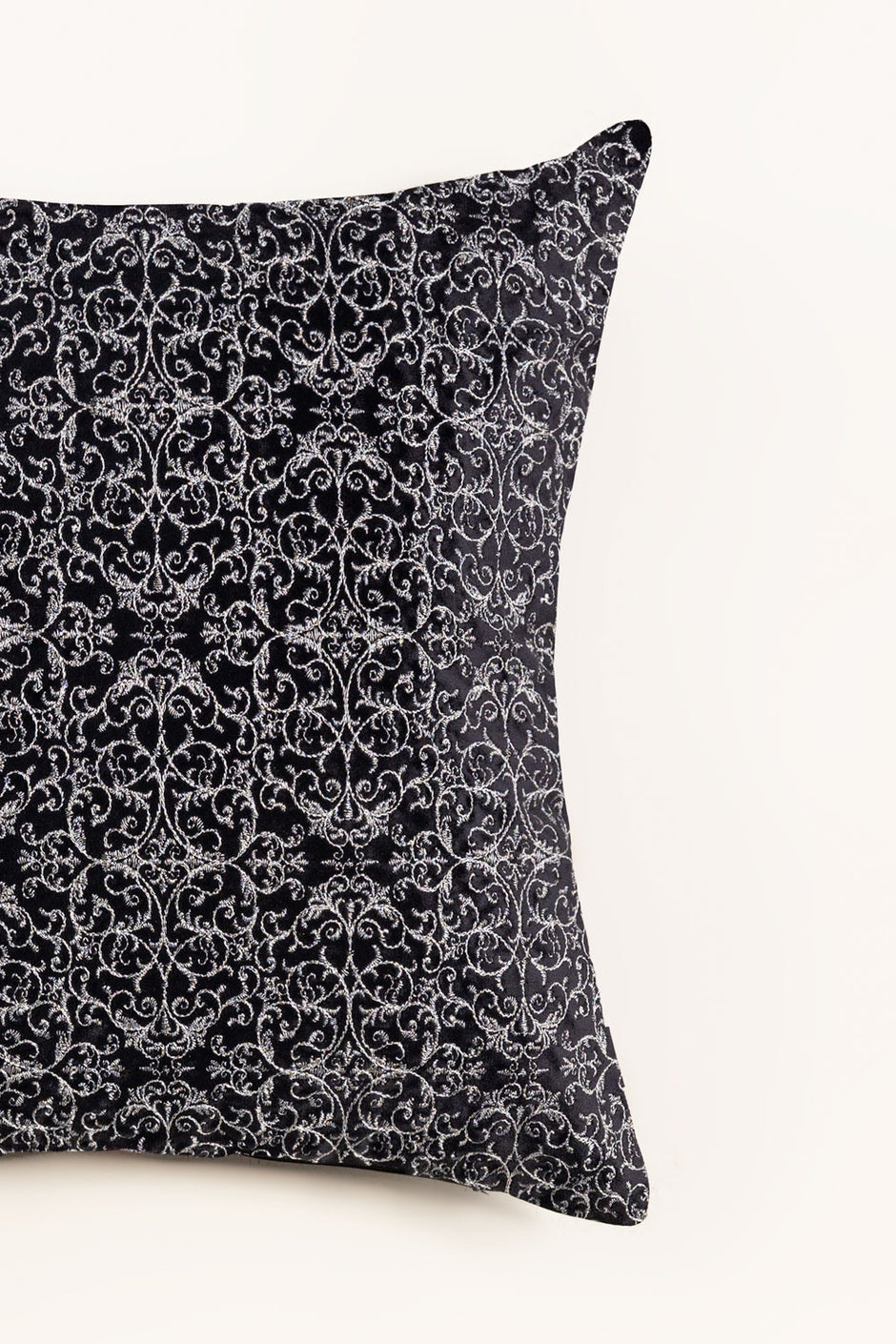 VEC -026 Velvet Embroidered Cushion Cover