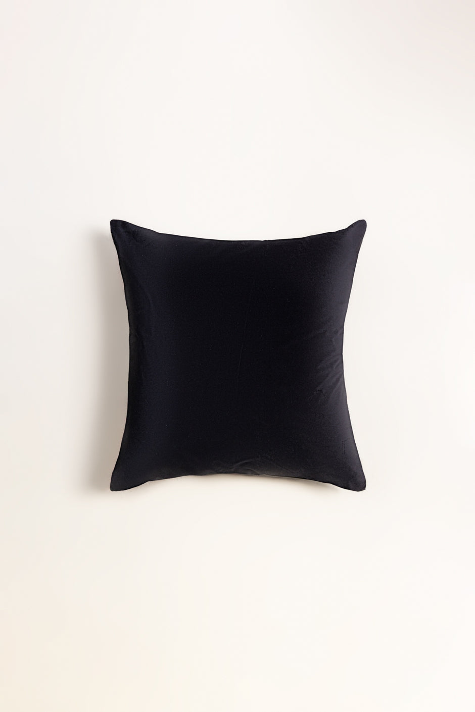VEC -026 Velvet Embroidered Cushion Cover